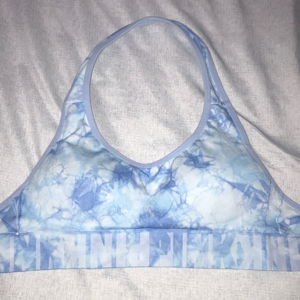 PINK Victoria’s Secret sports bra